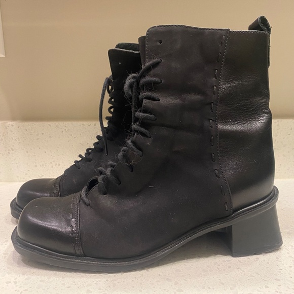 Naot Women’s Boots Size 37 US 6.5 Suede Leather - Picture 2 of 7